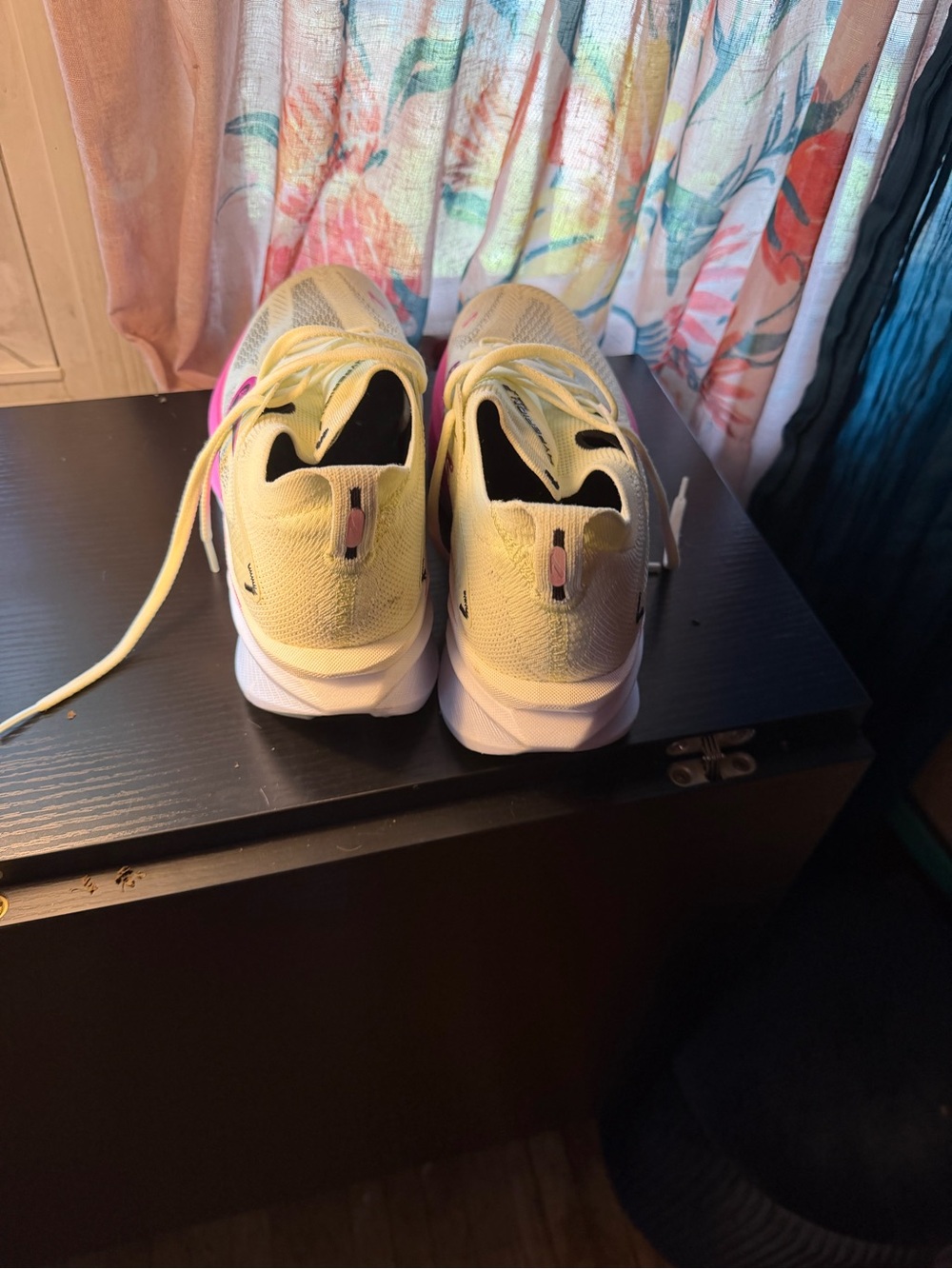Brooks Women's Hyperion Max Running Shoe - Cream and Hot Pink - Picture 5 of 9